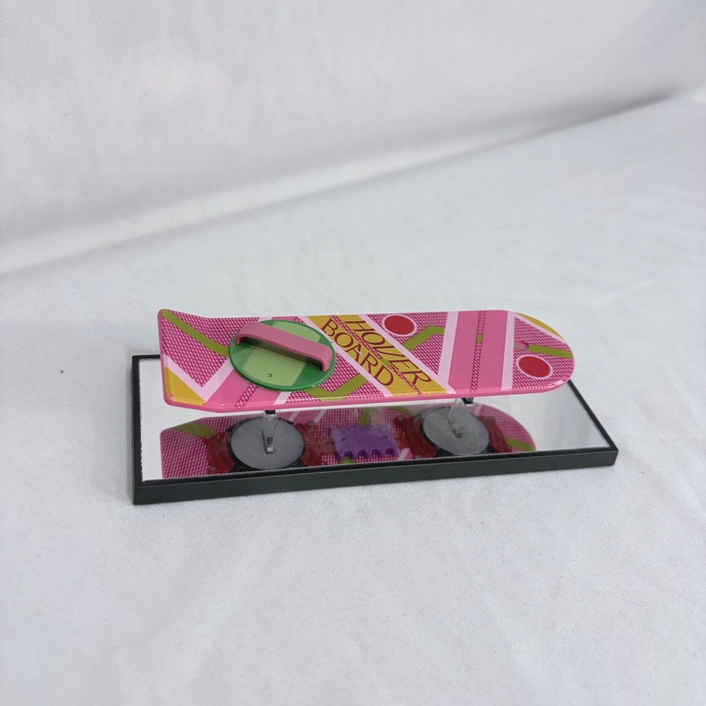 Quantum Mechanix Hover Board Back to the Future II Pink Magnetic Replica 1:5 OS